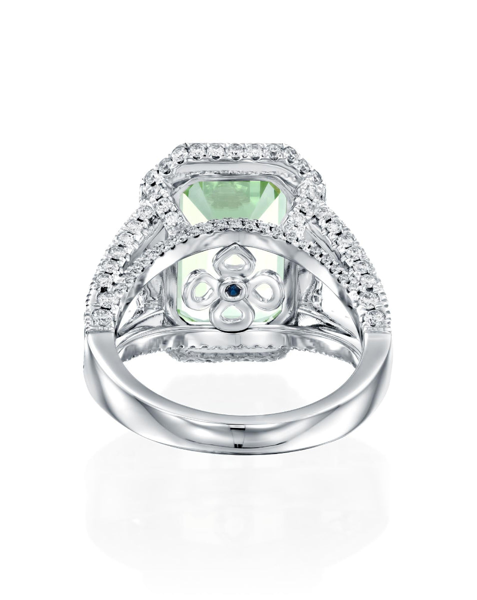 color: White Gold