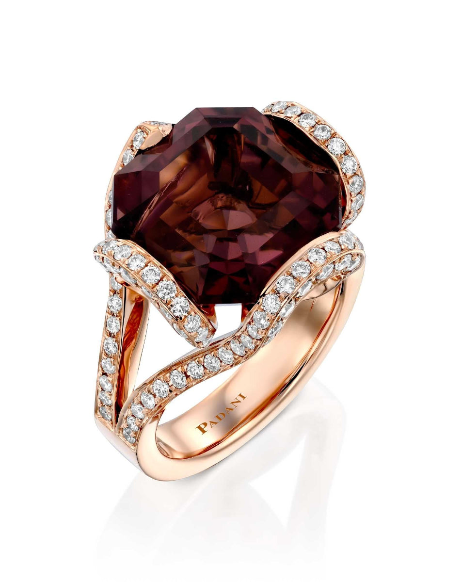 color: Rose Gold