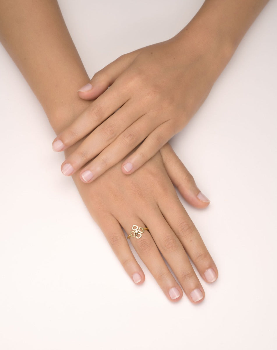 color: Yellow Gold; Rose Gold; White Gold