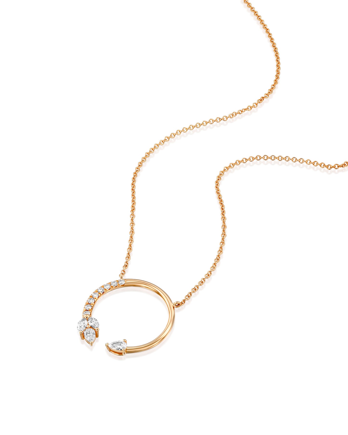 שרשרת מלווין חישוק פתוח עם חצי שיבוץ יהלומים