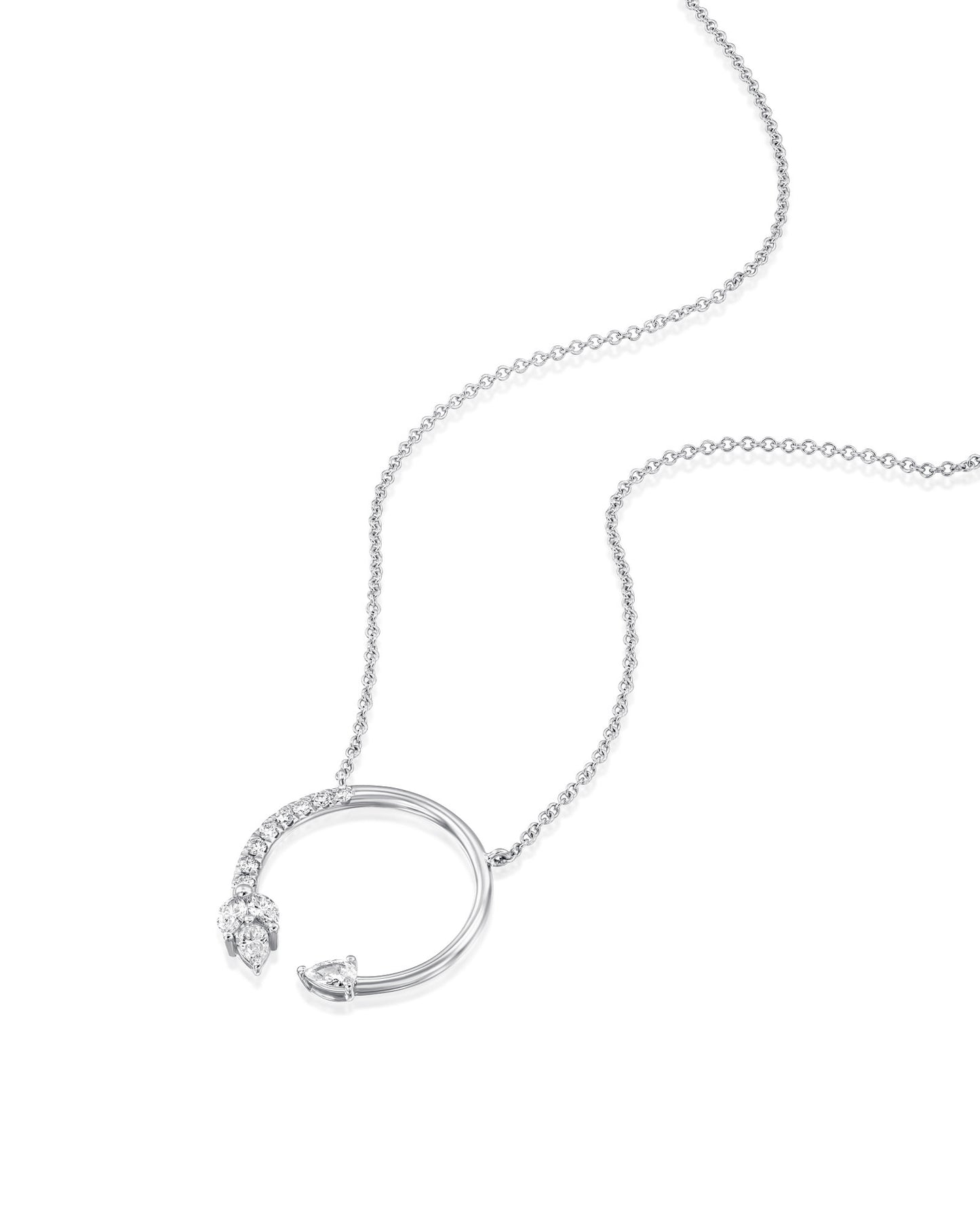 שרשרת מלווין חישוק פתוח עם חצי שיבוץ יהלומים