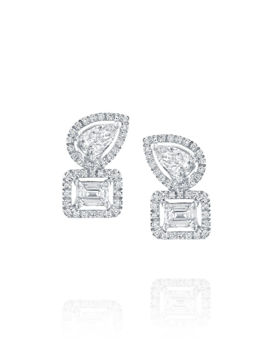 עגילי דרופ עם יהלומים בחיתוך טיפה ואמרלד עם מסגרת יהלומים