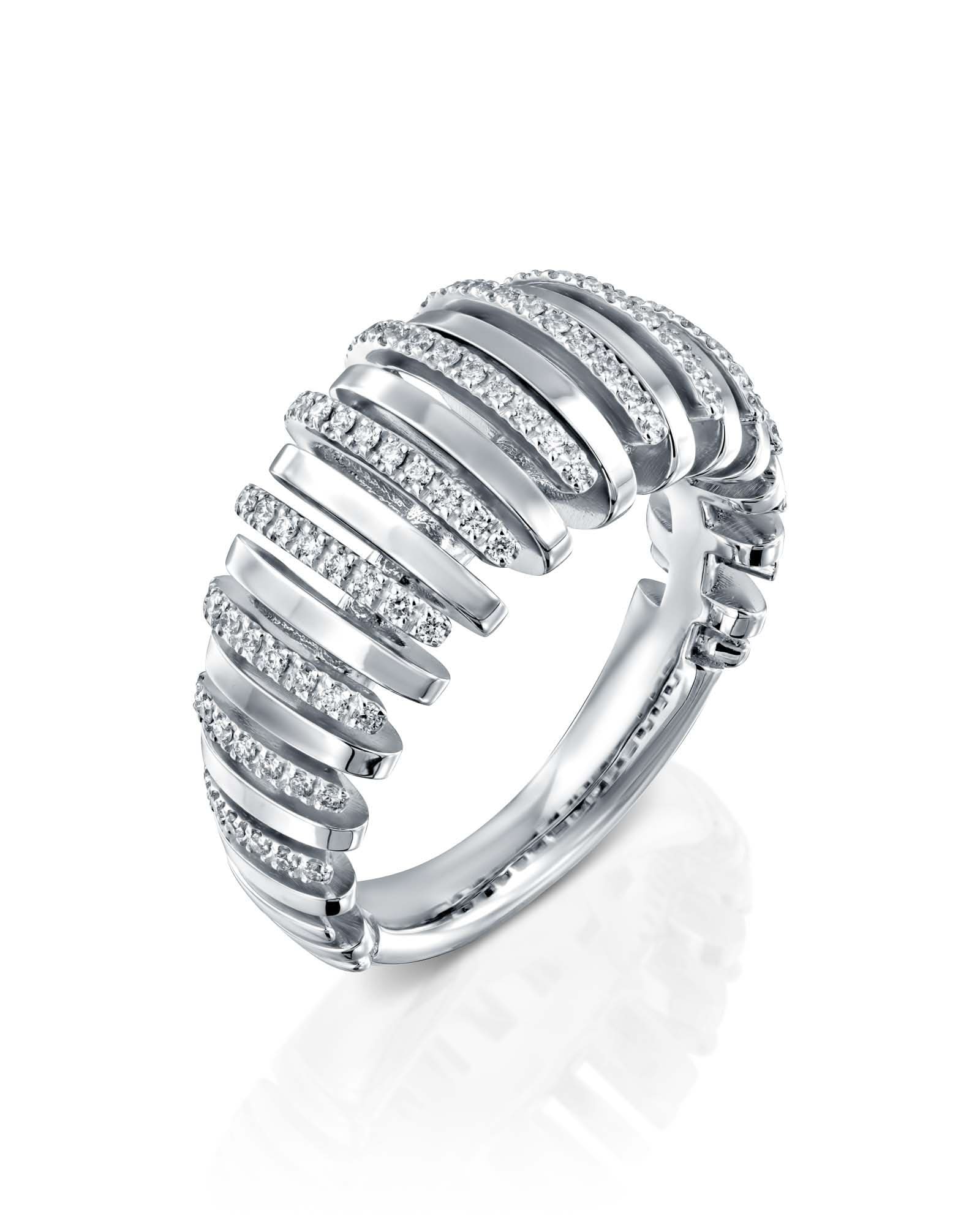 Ring with Alternating Diamond and Plain Rows – Padani