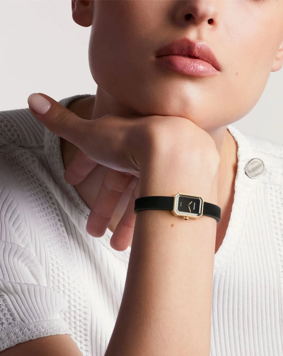 18K yellow gold case