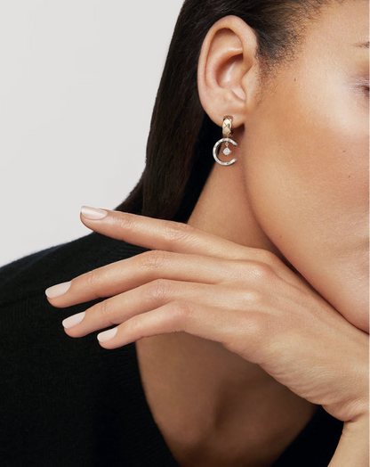 color: Mix Beige & White