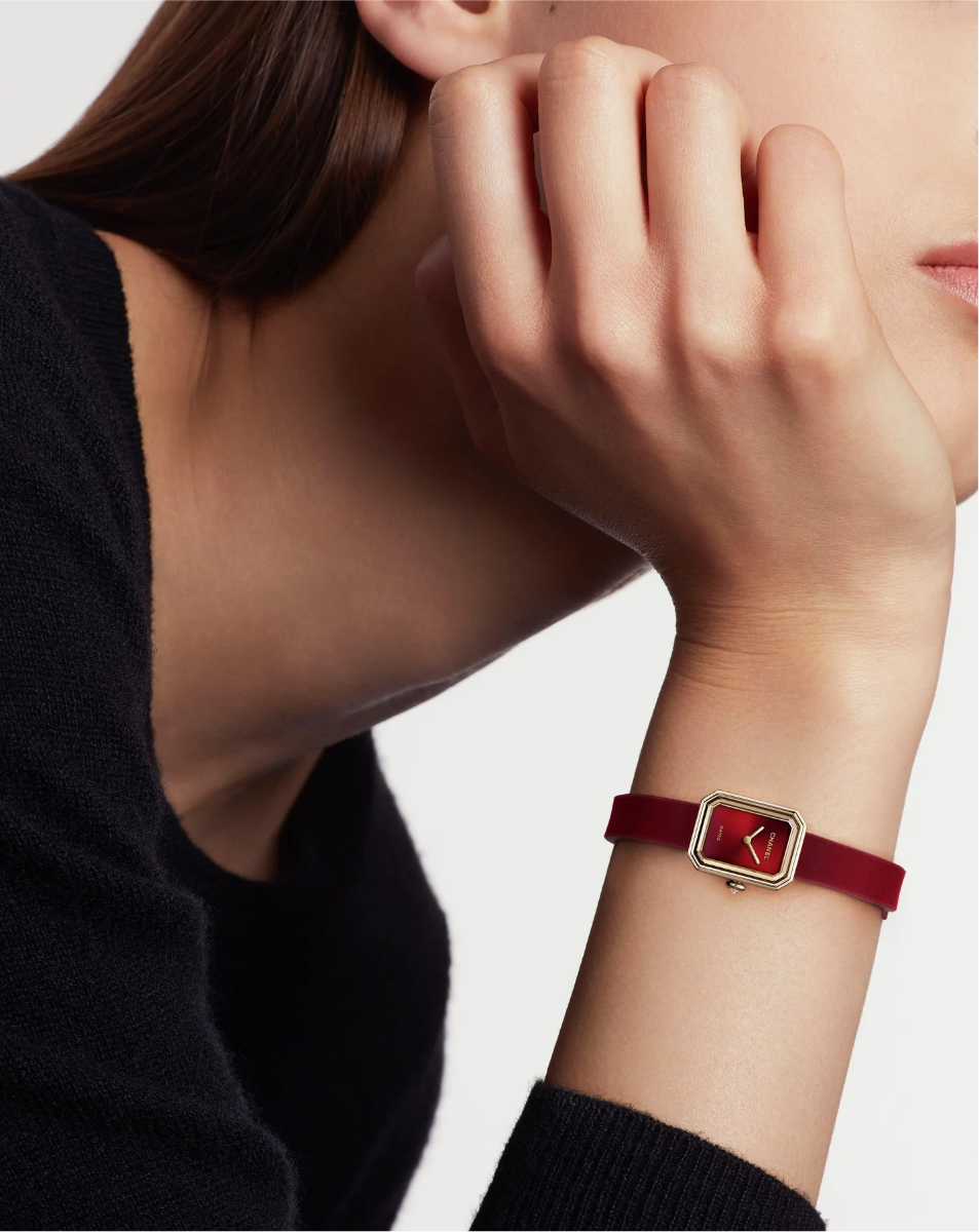 18K yellow gold case