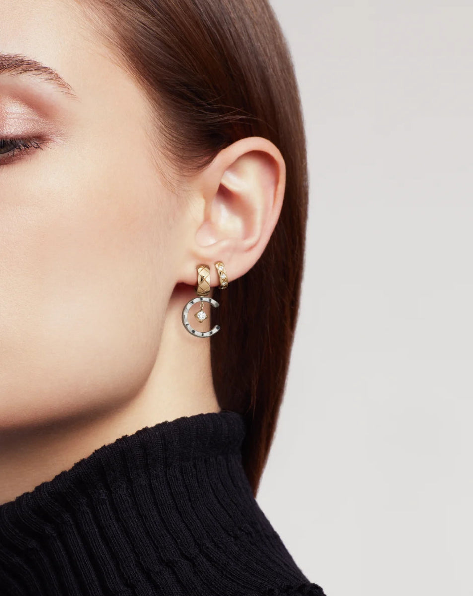 color: Mix Beige & White