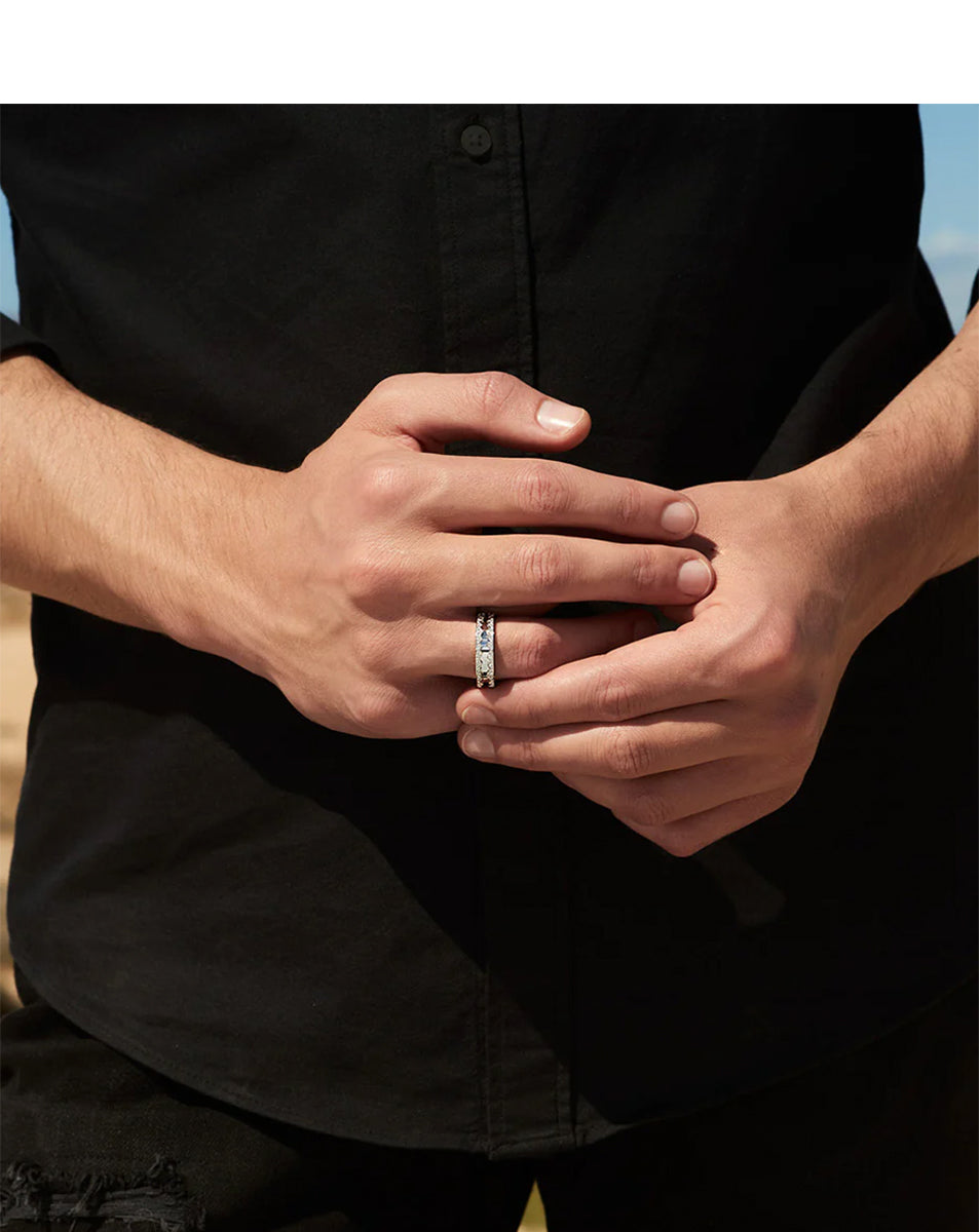 Akillis ring set with pave diamonds in white gold