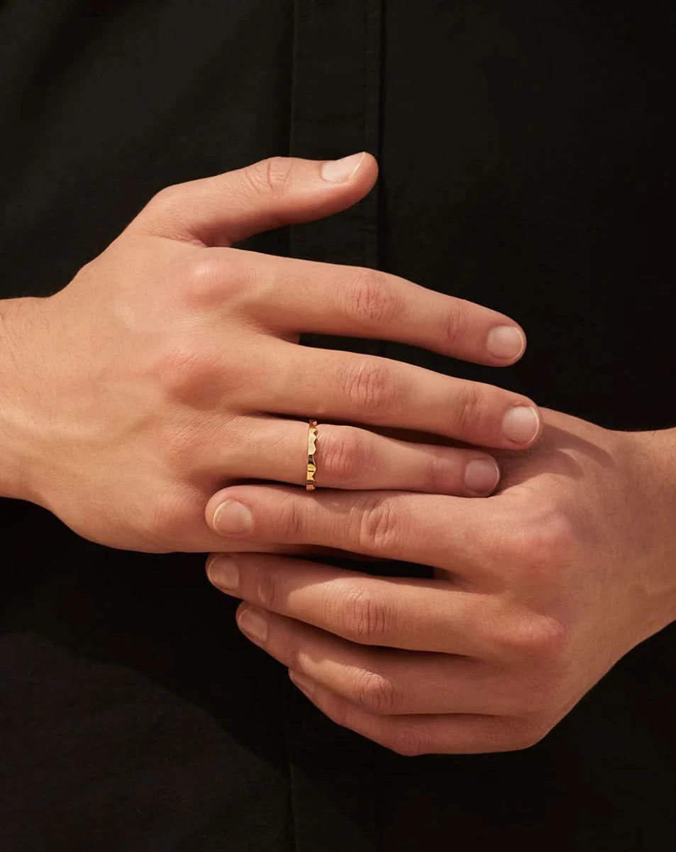 color: Rose Gold