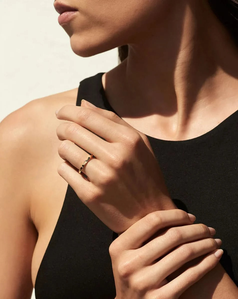 color: Rose Gold