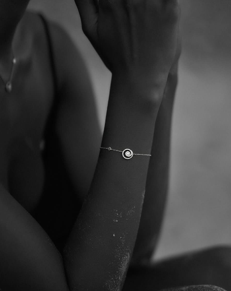 color: White Gold; color: Yellow Gold