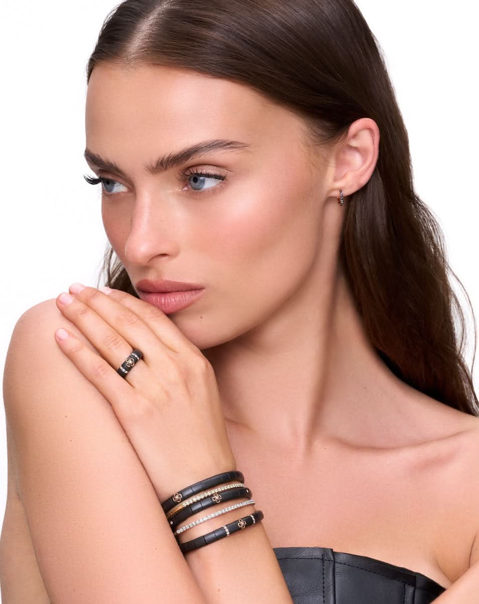 color: Rose Gold