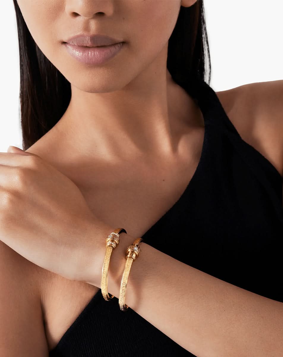 color: Rose Gold