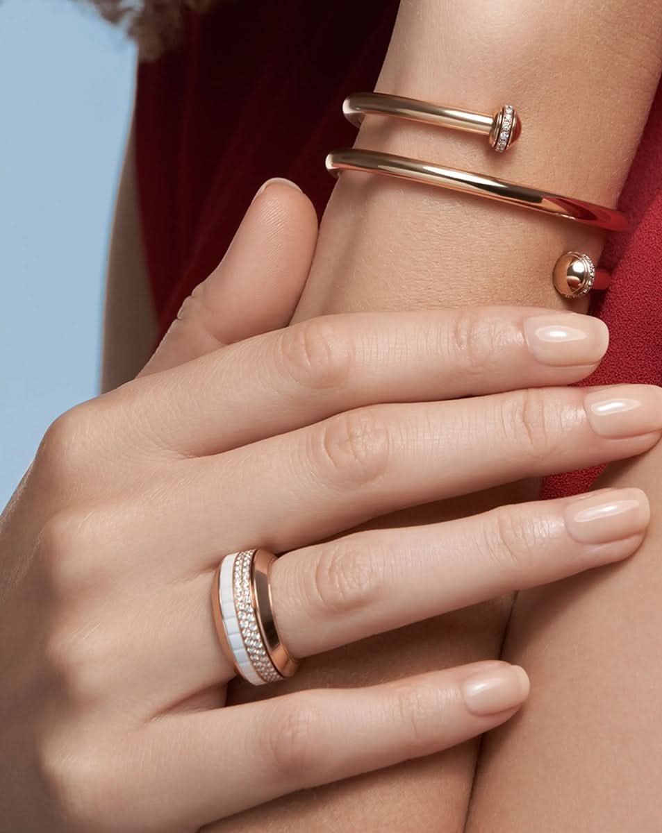 color: Rose Gold