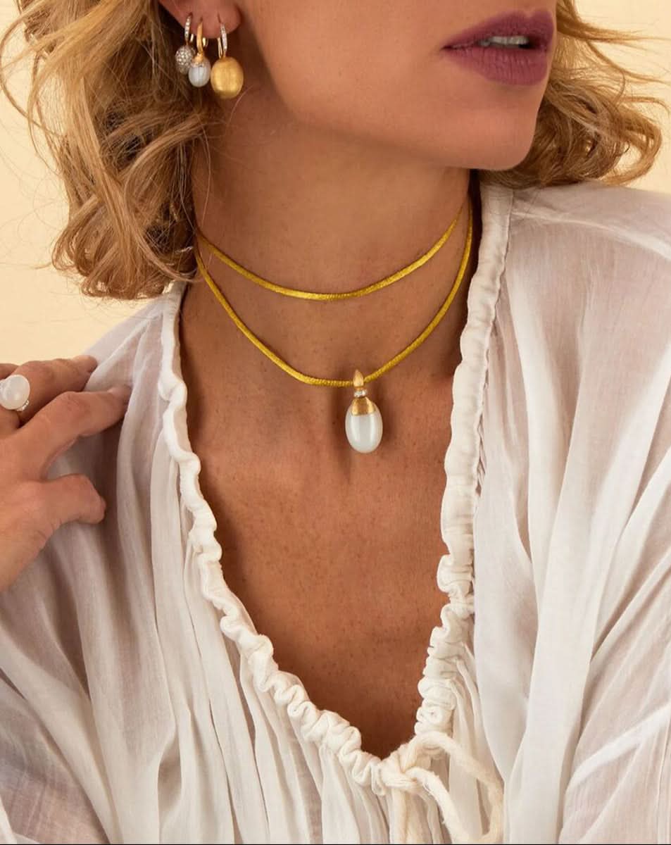 color: Yellow Gold